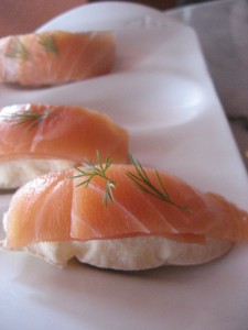 Air bread with smoked salmon